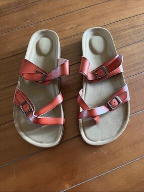 Madden Girl Kids Red/Brown Strappy Buckle Sandals